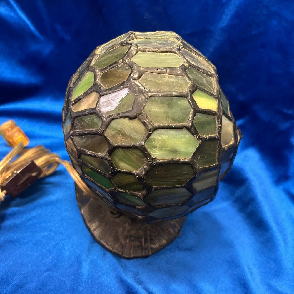 Tiffany Style Snail Lamp - Picture 4 of 9